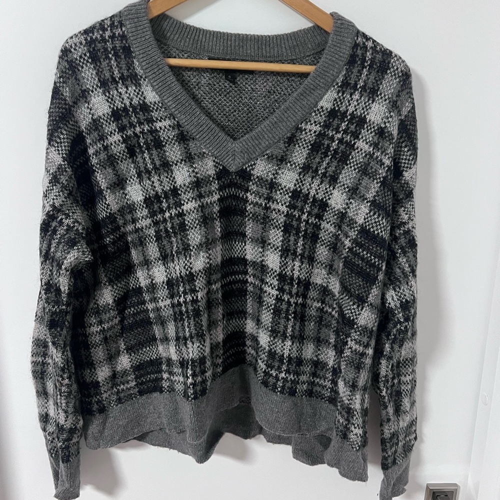 Banana Republic Gray Plaid Sweater